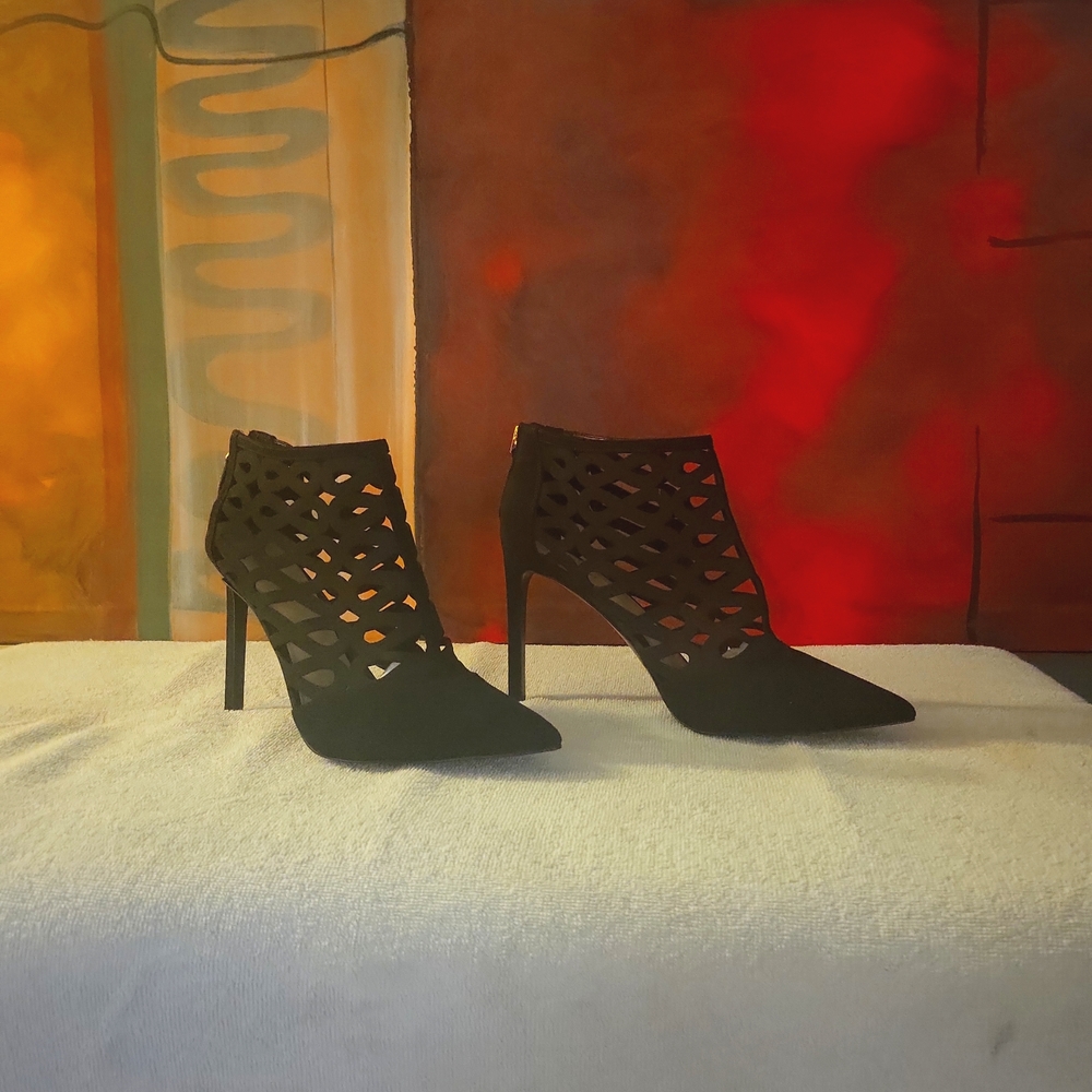 Black caged strappy heels. Evening dressy & classy